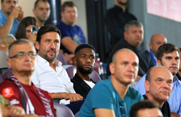 Cea mai nouă achiziție a Rapidului » Jucătorul a fost surprins de fotoreporterul GSP în tribunele Stadionului Giulești