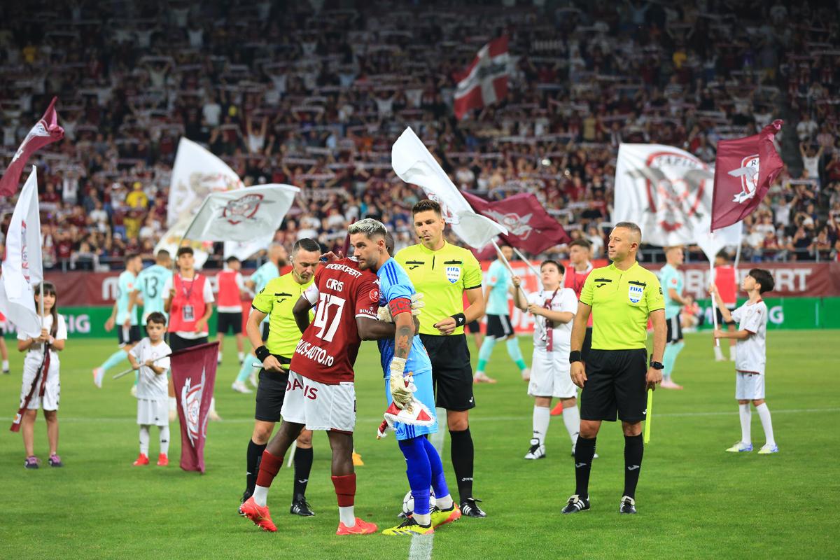 Brambureală totală cu sistemul britanic: noul Rapid a uitat să joace fotbal! Sepsi a dat tonul în Giulești, iar fanii i-au cerut demisia lui Lennon