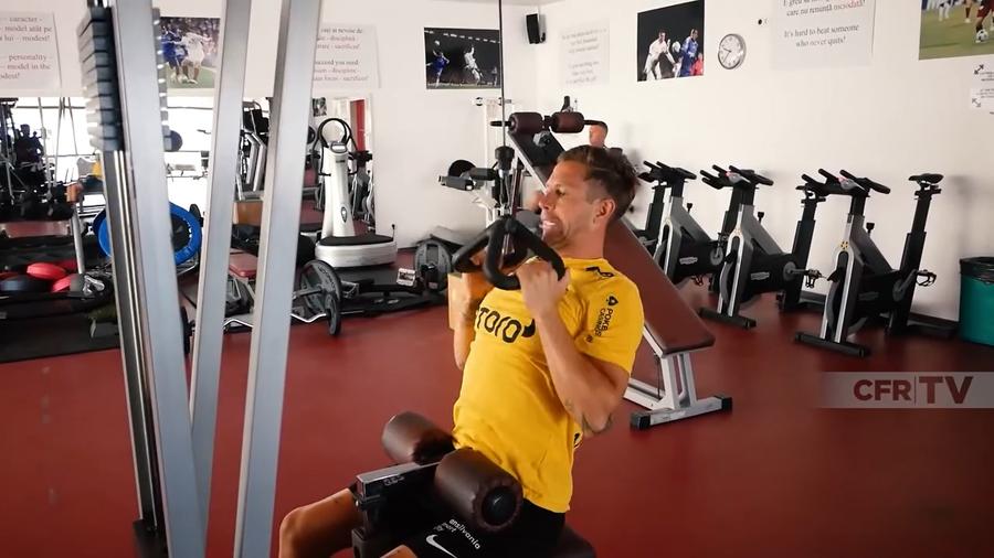 Ciprian Deac, în sala de forță a clubului CFR Cluj Secretele longevității lui Ciprian Deac » Alimentul pe care l-a eliminat de 5 ani din dietă: „Nu am avut niciodată vreo ruptură musculară”