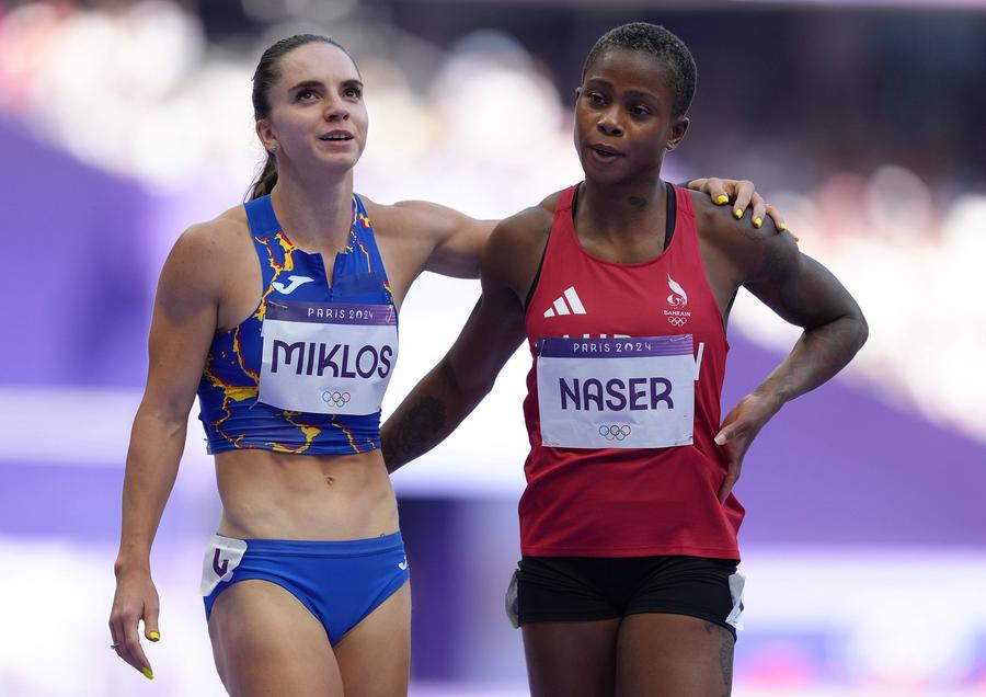 Andrea Miklos alături de Salwa Eid Naser, câștigătoarea seriei la Paris 2024 Foto: Imago Andrea Miklos s-a calificat în semifinalele olimpice de la Paris în proba de 400 m cu cel mai bun timp al carierei, 50,54s!