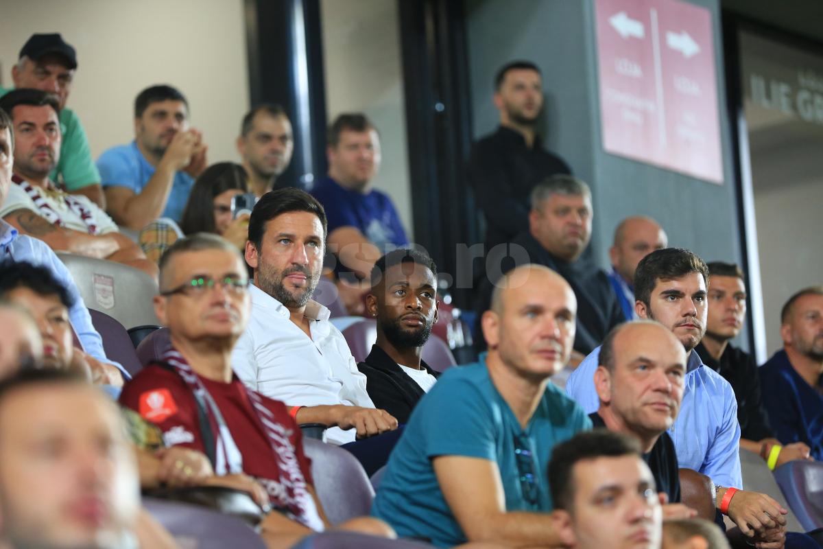 Cea mai nouă achiziție a Rapidului » Jucătorul a fost surprins de fotoreporterul GSP în tribunele Stadionului Giulești