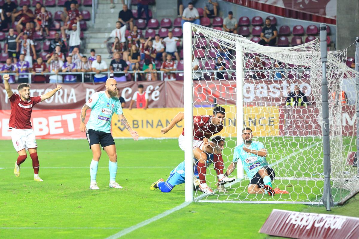 Brambureală totală cu sistemul britanic: noul Rapid a uitat să joace fotbal! Sepsi a dat tonul în Giulești, iar fanii i-au cerut demisia lui Lennon