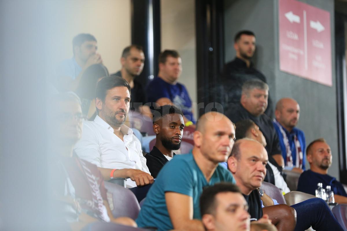 Cea mai nouă achiziție a Rapidului » Jucătorul a fost surprins de fotoreporterul GSP în tribunele Stadionului Giulești