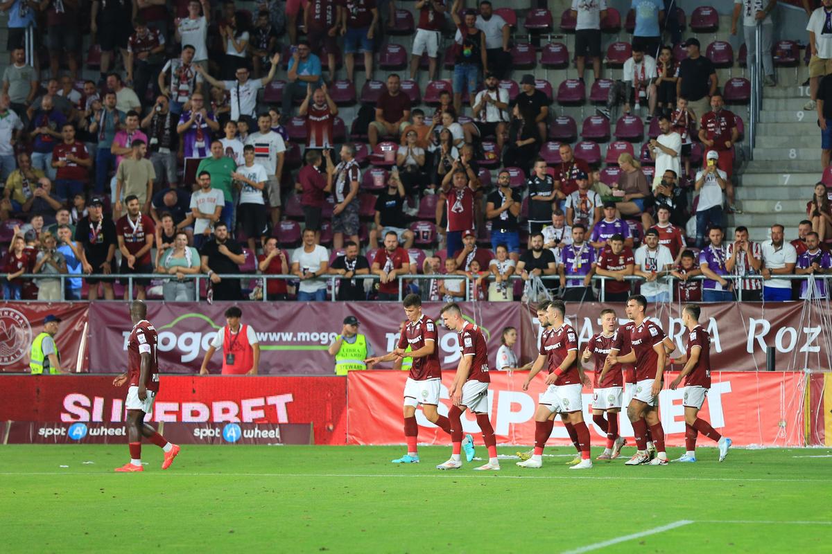 Brambureală totală cu sistemul britanic: noul Rapid a uitat să joace fotbal! Sepsi a dat tonul în Giulești, iar fanii i-au cerut demisia lui Lennon