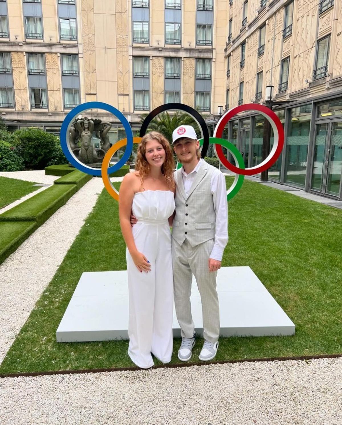 Nadia Comăneci, o mamă mândră » Cum s-a afișat fiul „Zeiței” de la Montreal, alături de iubita lui, la balul de absolvire