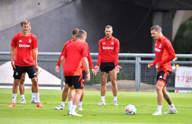 5 detalii de la Praga. Cum o așteaptă „spartanii” pe FCSB: sunt calmi, dar trag tare!