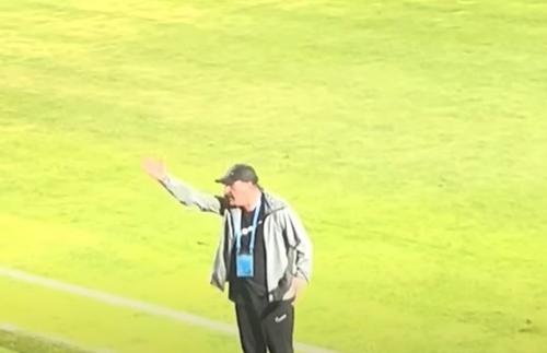 Gică Hagi, nervos în timpul meciului Farul - Poli Iași 2-0