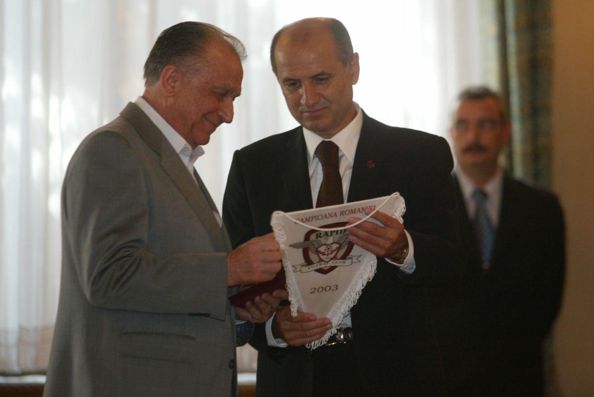 Rapidistul Ion Iliescu, alături de George Copos - imagini din arhiva de aur a Gazetei + alte ipostaze cu primul președinte de după căderea regimului comunist
