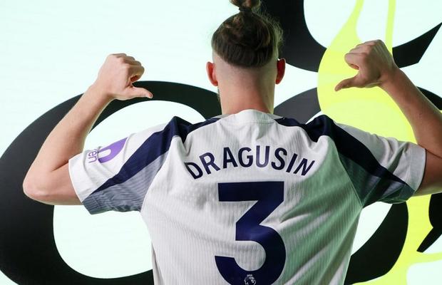 Radu Drăgușin e sfătuit de fostul golgeter Jermain Defoe: „Dacă aș fi în locul lui, m-aș grăbi s-o fac!”
