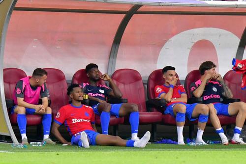 Jucătorii de la FCSB au rămas datori suporterilor
