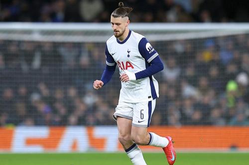 Radu Drăgușin a avut numărul 6 în primele două sezoane la Tottenham/ foto: Imago Images