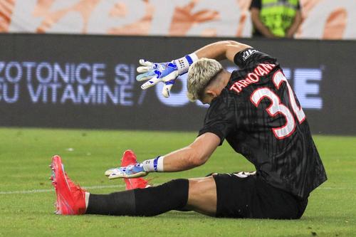 Ștefan Târnovanu ar fi putut să plece de la FCSB în această vară. Foto: Imago Images
