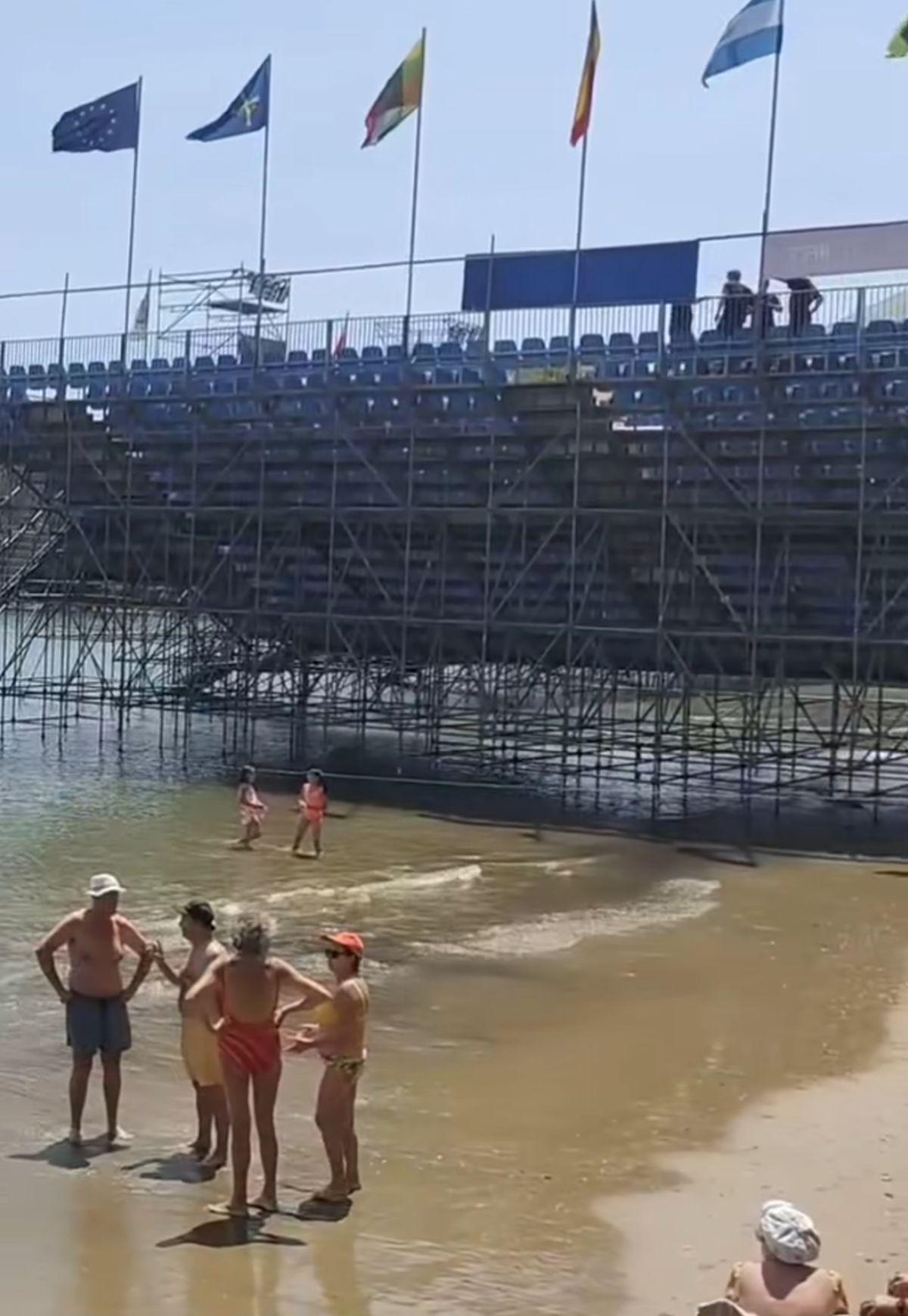 Imaginile verii! A început turneul de tenis cu teren inundat de apele Atlanticului » Ce nume mari participă