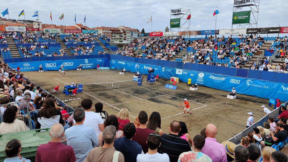 Imaginile verii! A început turneul de tenis cu teren inundat de apele Atlanticului » Ce nume mari participă