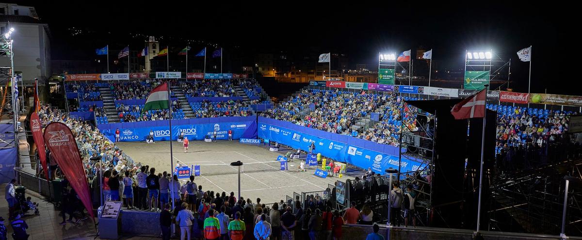 Imagini fenomenale cu turneul de tenis pe plajă din Luanco