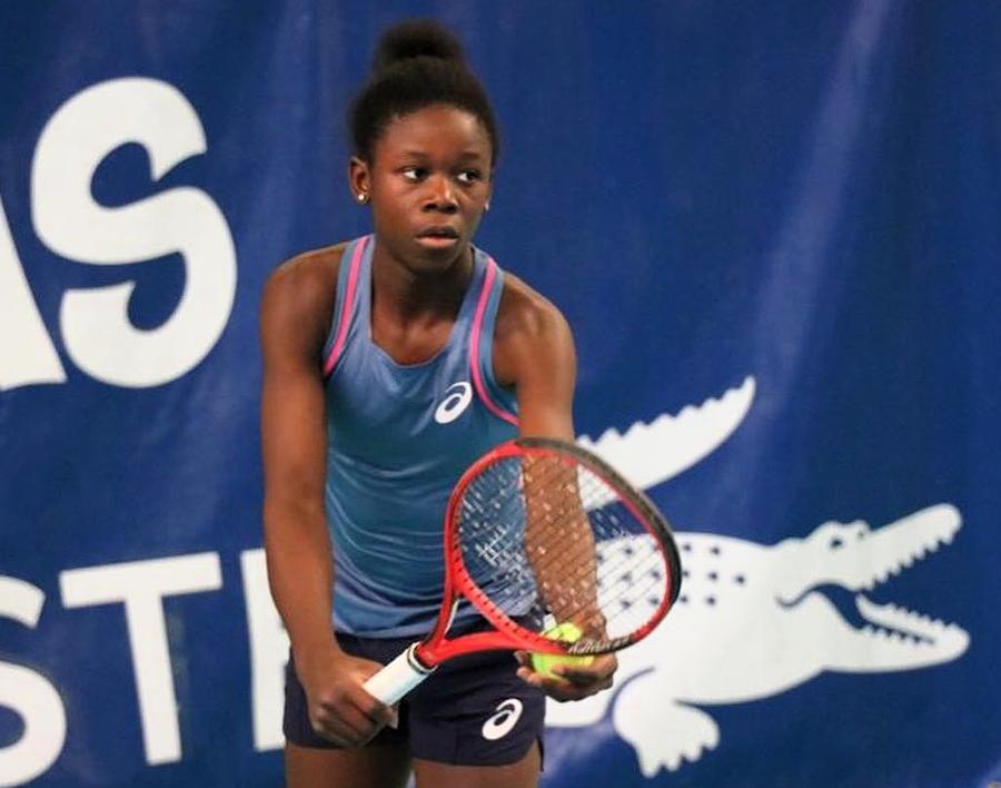 Victoria Mboko la 12 ani, după ce câștigase Junior International Bolton Championships Foto: Instagram Victoria Mboko, starul juvenil în ascensiune al tenisului feminin, e în semifinale la Montreal: „Mama voia să fac și box în copilărie”