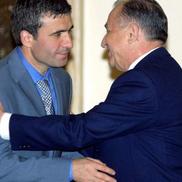 Întâlnirea dintre Hagi și Ion Iliescu / Sursă foto: Hagi: Drumul meu