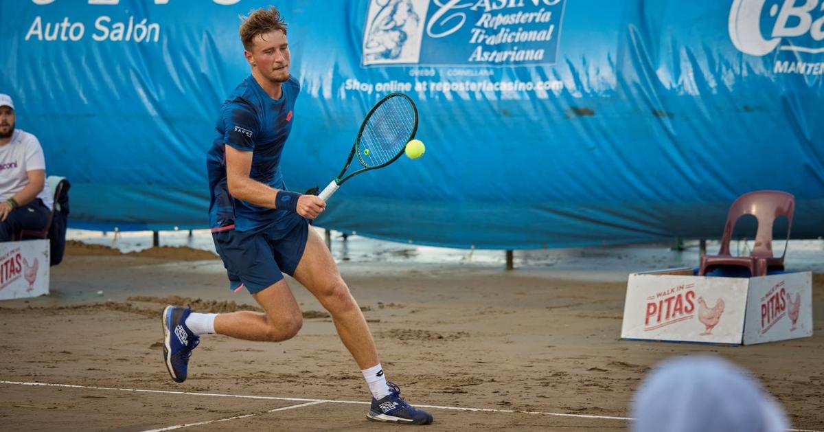 Imagini fenomenale cu turneul de tenis pe plajă din Luanco