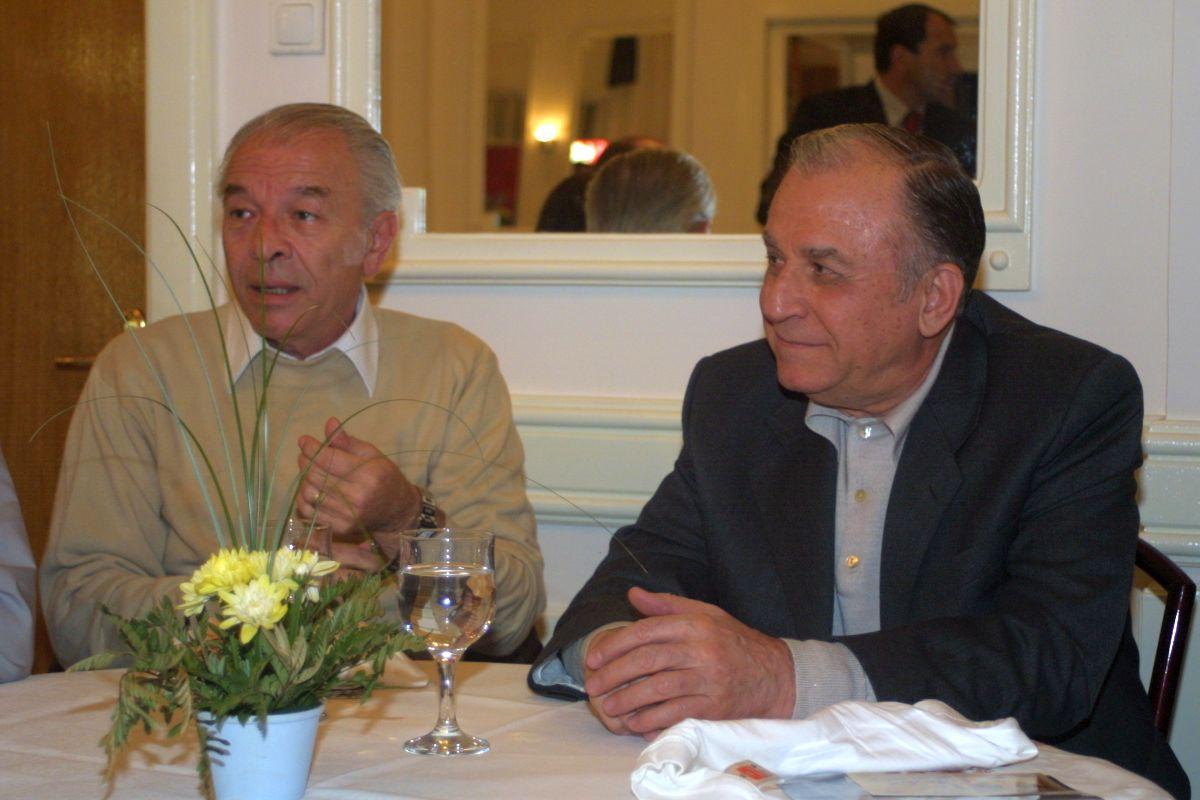 Rapidistul Ion Iliescu, alături de George Copos - imagini din arhiva de aur a Gazetei + alte ipostaze cu primul președinte de după căderea regimului comunist
