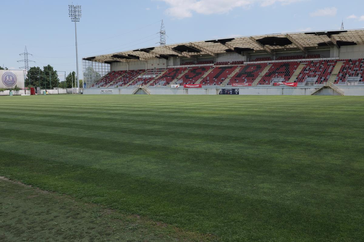 Cum a ajuns să arate stadionul fostei campioane a României, pe care au jucat mari echipe ale Europei » Dinamo și FCSB au jucat „acasă” aici!