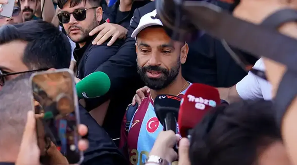 Imagini senzaționale de la primirea lui Mohamed Salah în Turcia » Ce număr va purta și care e simbolistica lui