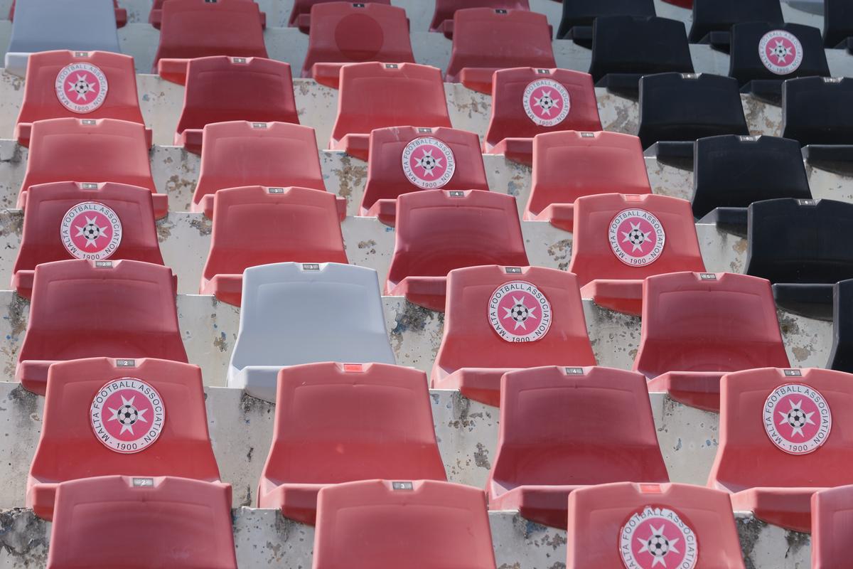 Cum a ajuns să arate stadionul fostei campioane a României, pe care au jucat mari echipe ale Europei » Dinamo și FCSB au jucat „acasă” aici!