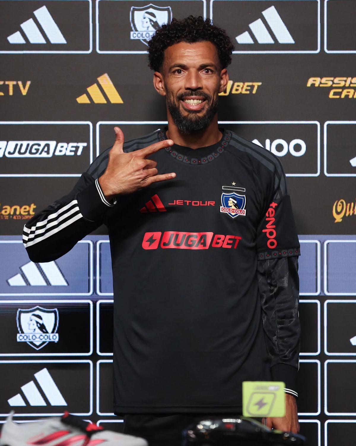 Vozinha, prezentat oficial la Colo-Colo