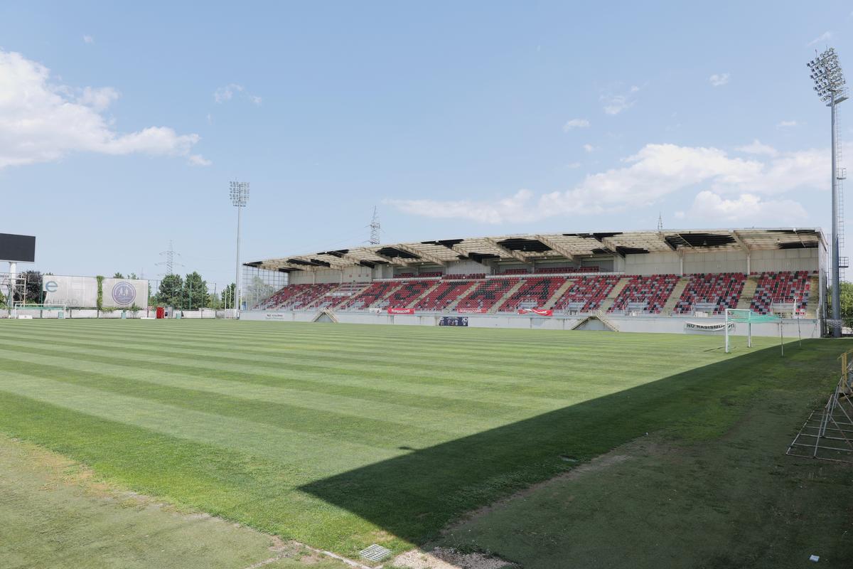 Cum a ajuns să arate stadionul fostei campioane a României, pe care au jucat mari echipe ale Europei » Dinamo și FCSB au jucat „acasă” aici!