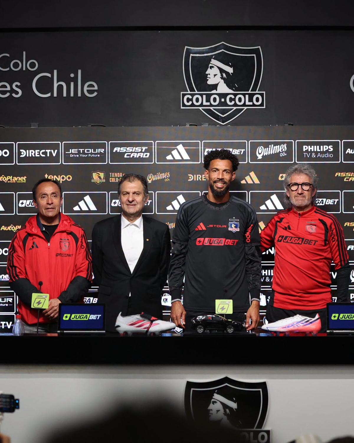 Vozinha, prezentat oficial la Colo-Colo