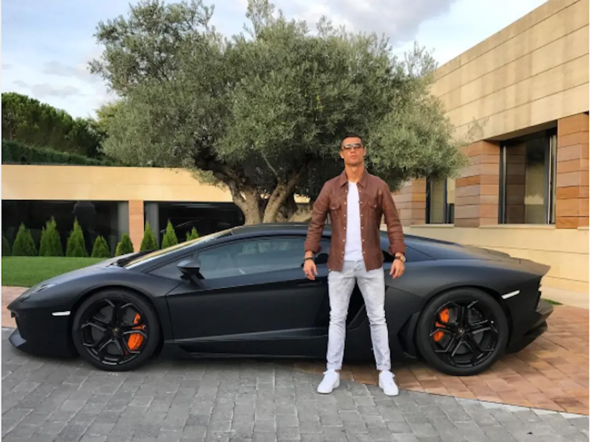 „Jucăriile mele” » Cristiano Ronaldo și-a prezentat bolizii de 25 de milioane de euro