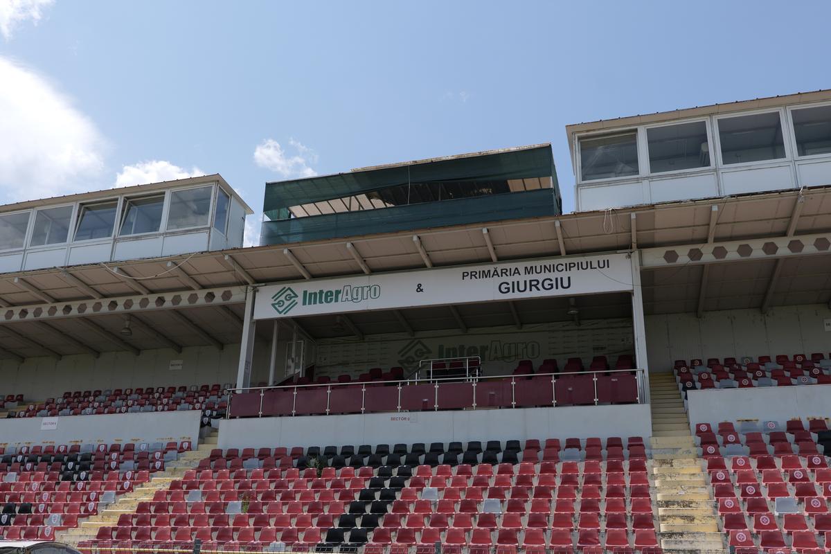 Cum a ajuns să arate stadionul fostei campioane a României, pe care au jucat mari echipe ale Europei » Dinamo și FCSB au jucat „acasă” aici!