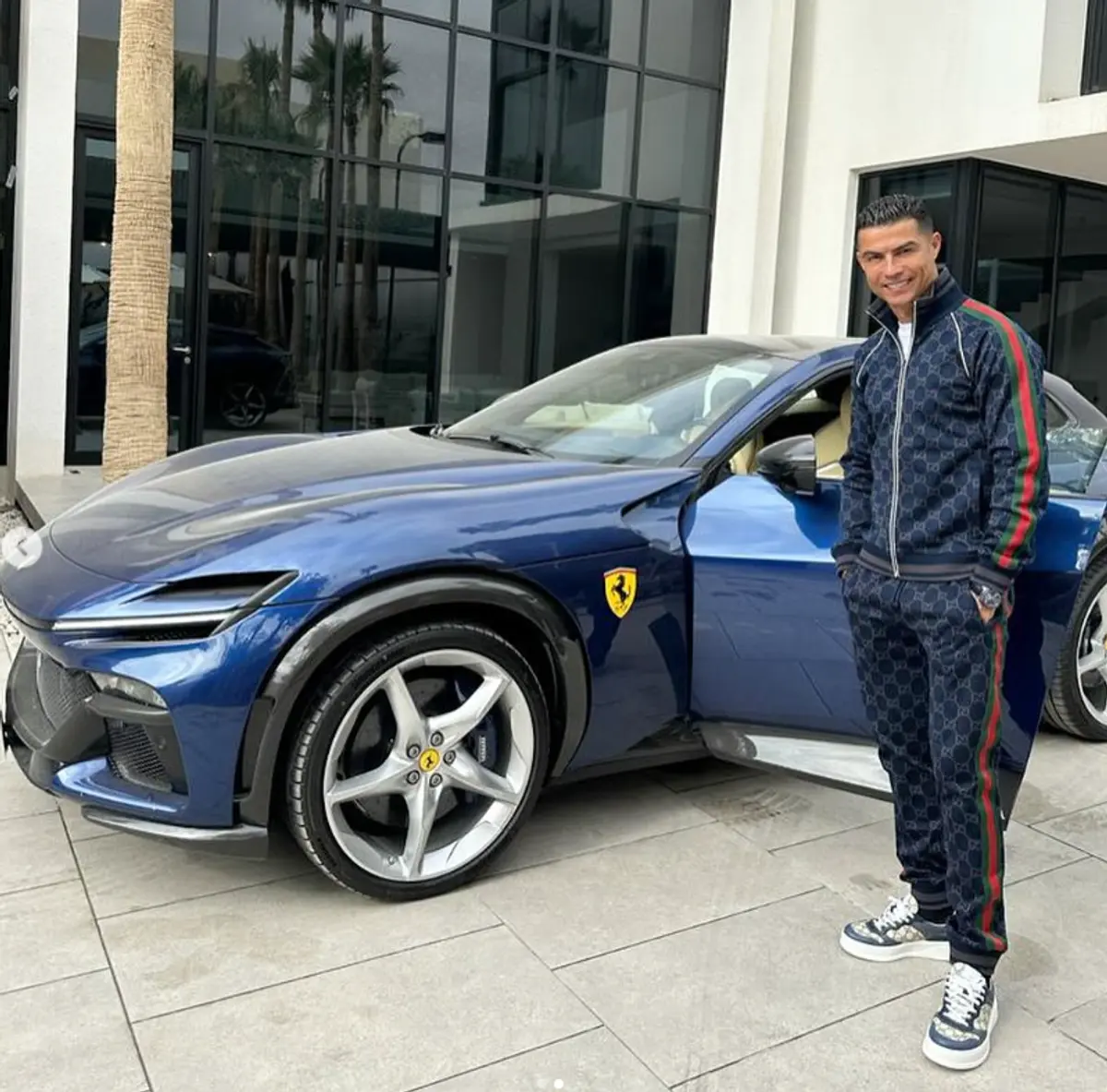 „Jucăriile mele” » Cristiano Ronaldo și-a prezentat bolizii de 25 de milioane de euro
