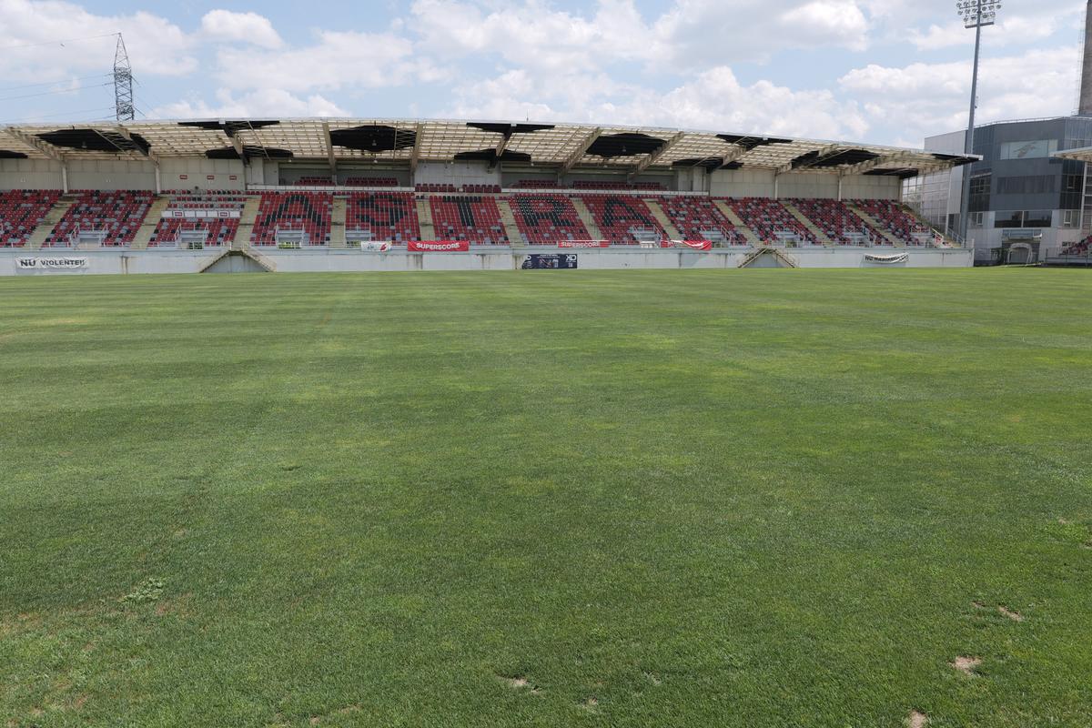 Cum a ajuns să arate stadionul fostei campioane a României, pe care au jucat mari echipe ale Europei » Dinamo și FCSB au jucat „acasă” aici!