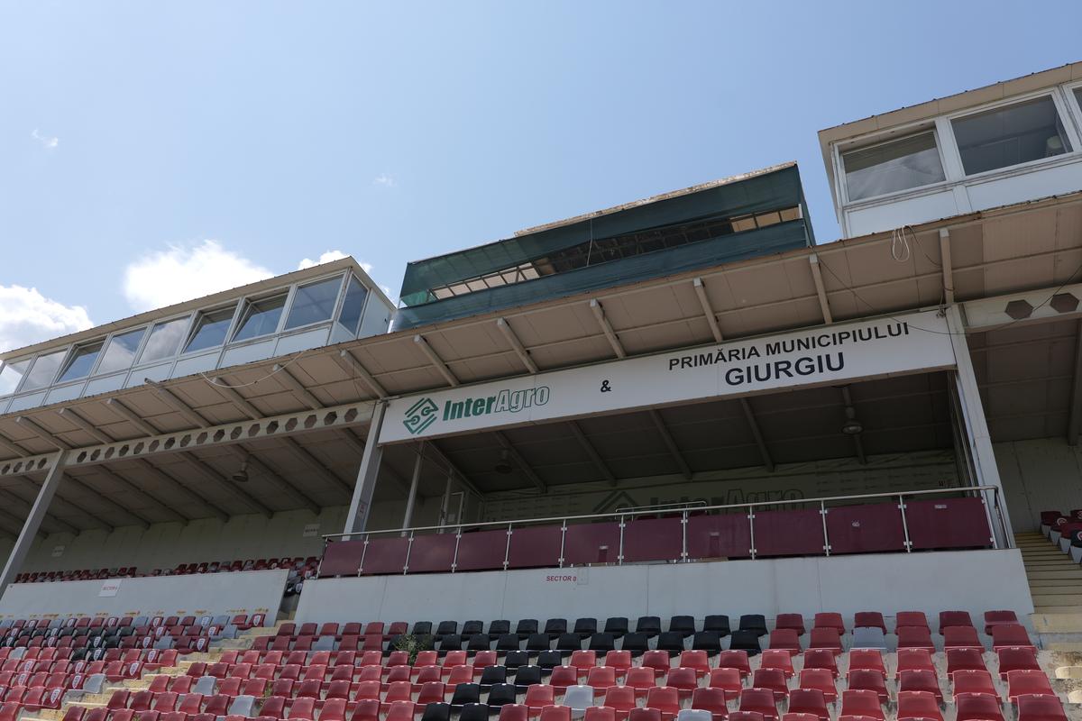 Cum a ajuns să arate stadionul fostei campioane a României, pe care au jucat mari echipe ale Europei » Dinamo și FCSB au jucat „acasă” aici!