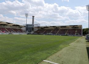Cum a ajuns să arate stadionul fostei campioane a României, pe care au jucat mari echipe ale Europei » Dinamo și FCSB au jucat „acasă” aici!