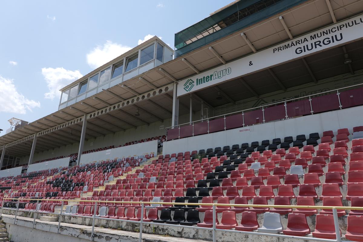 Cum a ajuns să arate stadionul fostei campioane a României, pe care au jucat mari echipe ale Europei » Dinamo și FCSB au jucat „acasă” aici!