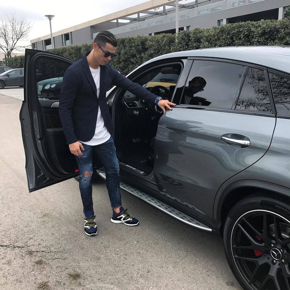 Colecția impresionantă de mașini a lui Cristiano Ronaldo