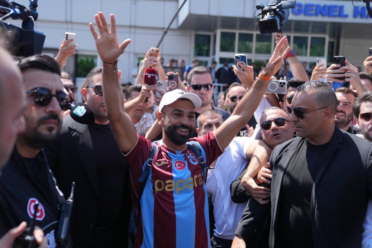 Mohamed Salah, întâmpinat de sute de fani în Turcia