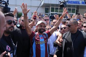 Reîncepe Süper Lig: colecție de vedete și 10 români! » Favorite la titlu, transferuri, echipe-tip