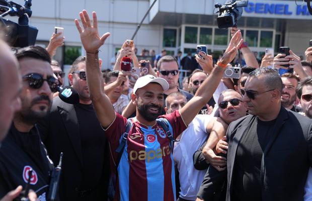 Reîncepe Süper Lig: colecție de vedete și 10 români la start » Favorite la titlu, transferuri, echipe-tip