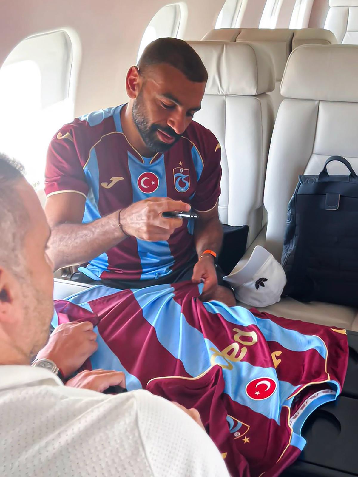 Mohamed Salah, întâmpinat de sute de fani în Turcia