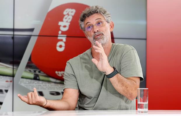 „Nu mă mai uit la fotbalul românesc. Mi se pare plictisitor” » Actorul Andi Vasluianu: „Mai degrabă ați pierdut un antrenor decât ați câștigat un actor”