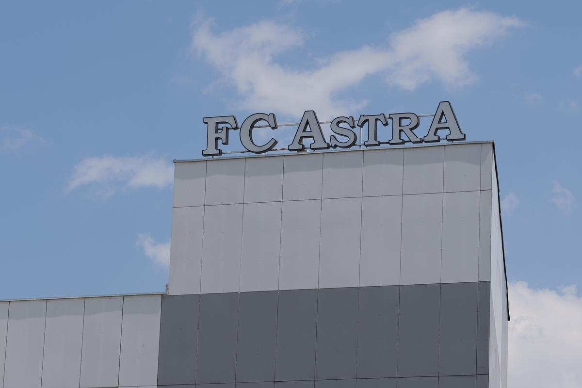 Cum a ajuns să arate stadionul fostei campioane a României, pe care au jucat mari echipe ale Europei » Dinamo și FCSB au jucat „acasă” aici!