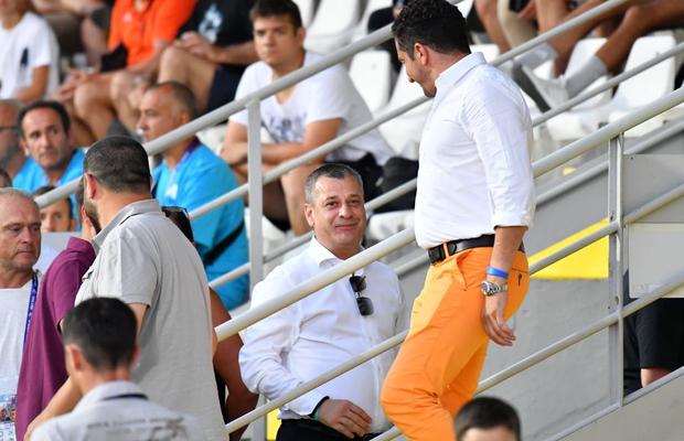 Cornel Dinu, afirmații ȘOCANTE: „De la cine să învețe Petrescu?! Patronul amenință oamenii că îi leagă de mașină și-i târăște pe străzile din Cluj!” 