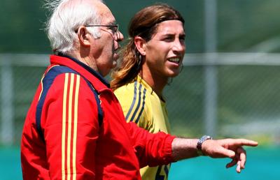 ROMÂNIA - SPANIA // Regretatul Luis Aragones, marele arhitect al „Furiei Roja” moderne » Cum s-a născut mașinăria de fotbal care a înspăimântat mapamondul