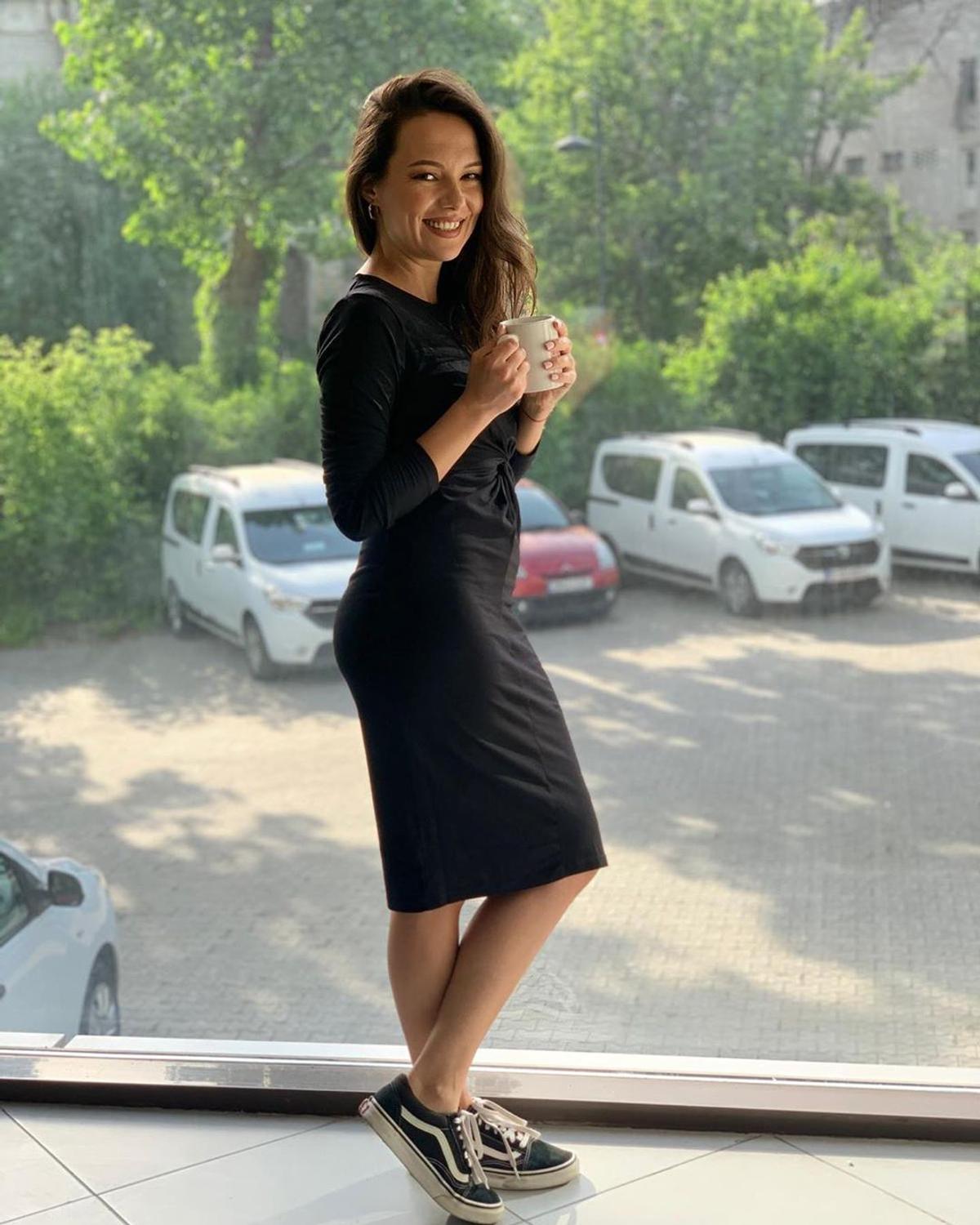 GALERIE FOTO Fie vreme bună, fie vremea rea. Ioana Scărlătescu e noua prezentatoare de la Antena 1