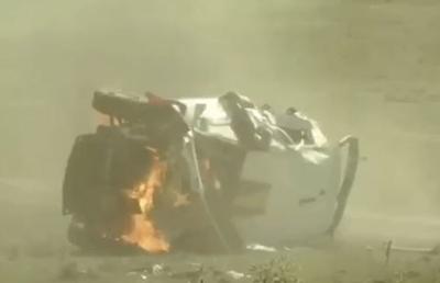 VIDEO UPDATE Accident grav în Raliul Iașului: mașina a luat foc după ce s-a răsturnat în aer! Cum arată automobilul