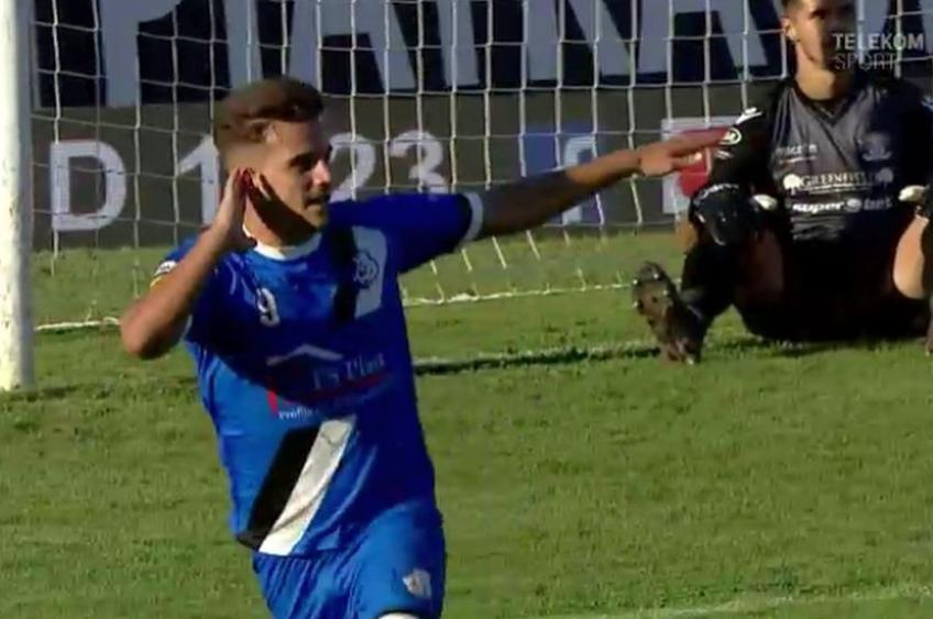 Sebastian Velcotă, după ce a marcat golul de 1-1 în Rapid - Pandurii Tg. Jiu // foto: captură Telekom Sport