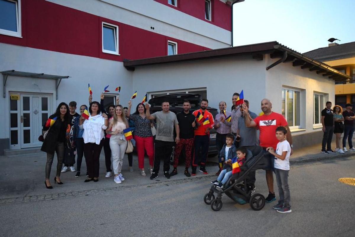 Austria - România. VIDEO+FOTO Cine i-a așteptat pe „tricolori” la hotelul din Austria