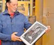 Ivan Patzaichin privind spre versiunea sa mai tânără, cea de la Munchen 1972, unde a cucerit două medalii olimpice, aur și argint  / foto: Gazeta Sporturilor